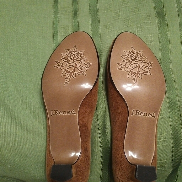 J. Renee Posh Linen Brown Peep Toe Pump - Picture 6 of 7